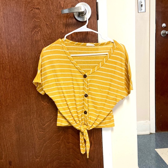 Pinc Yellow & White Striped Front Tie Top - Picture 2 of 7